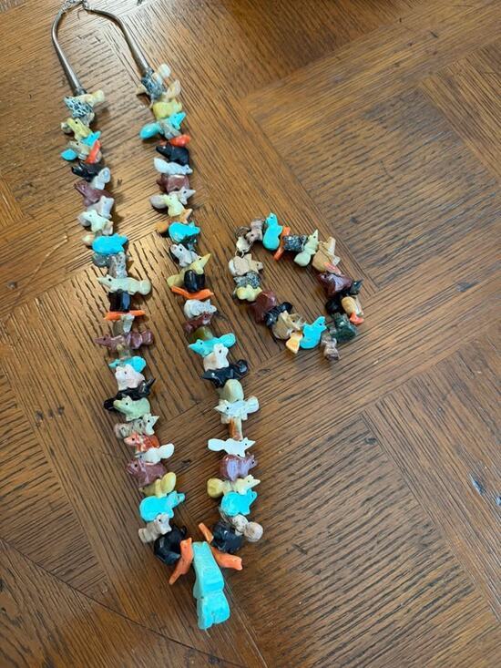 Vintage Jewelry - Vintage Southwestern Zuni-Style Fetish Necklace - Hand Carved Stone Animals CCC9